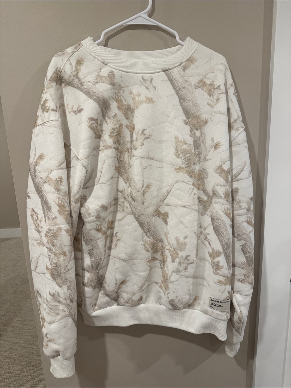 Comfrt Cream Tree-Print Crewneck Sweater and Joggers
